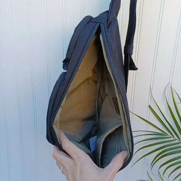 Timbuk2 Vapor Sling Crossbody Bag Black New Padded Pockets Tote One Shoulder - Picture 9 of 9